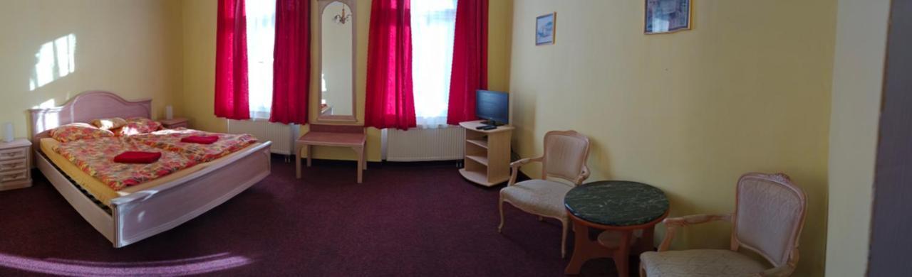 St. Maur Hotel Becov nad Teplou Luaran gambar